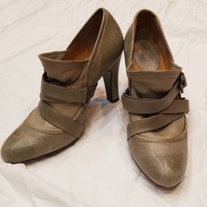 FRYE 8 Allie Softy Pump sage green heels